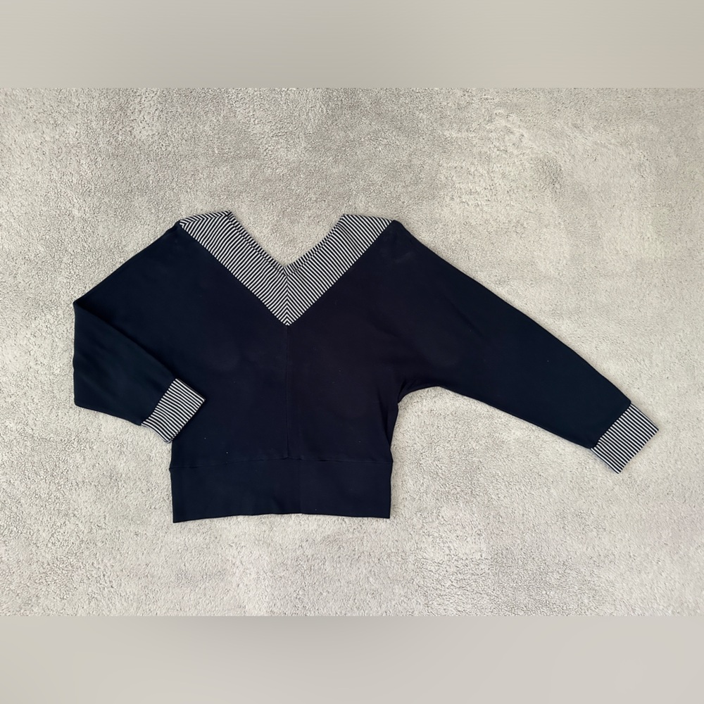 Freddies of Pinewood Size XL Navy Blouse